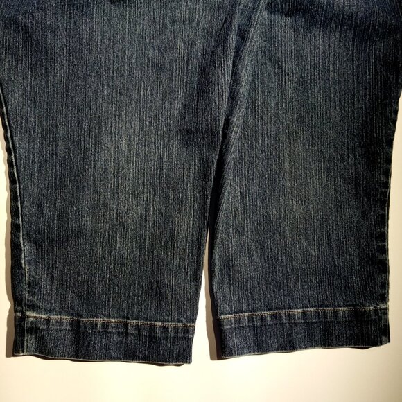 Lane Bryant Capri Denim  sz 16 Jeans  Stretch waist  Tummy Panel  2 button waist - Picture 11 of 11